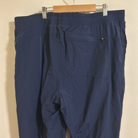 EUC Men's Rhone Navy Track Pants XXL - Picture 3 of 4
